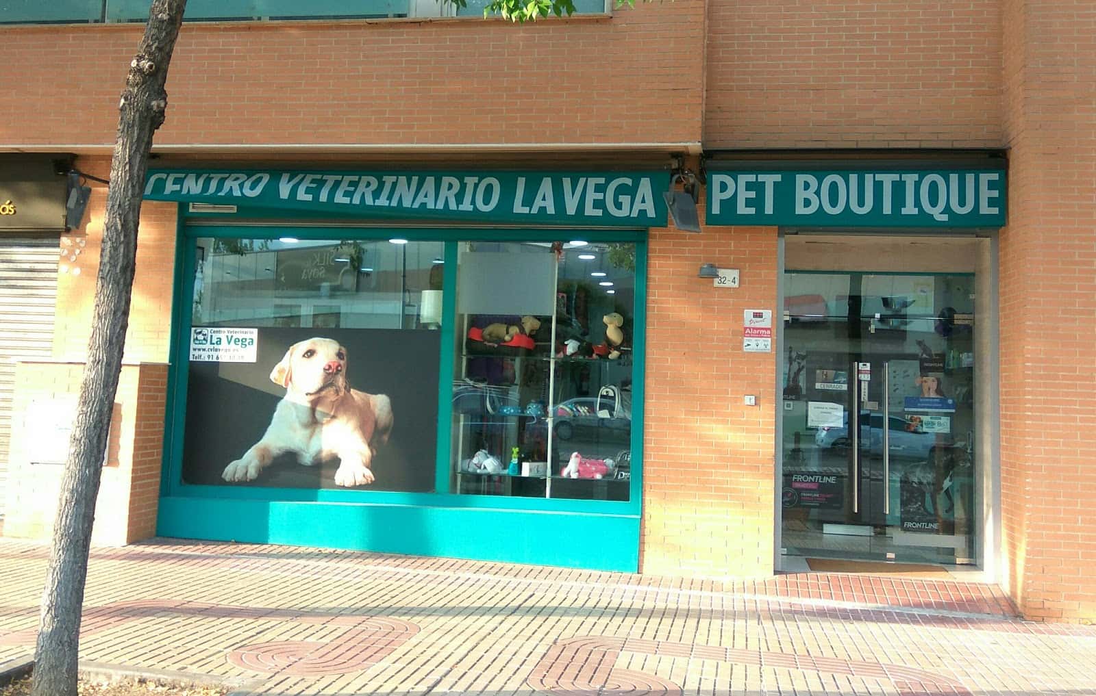 centro veterinario la vega veterinario centro en alcobendas en madrid principalImage ADOPTA Sitios Pet Friendly