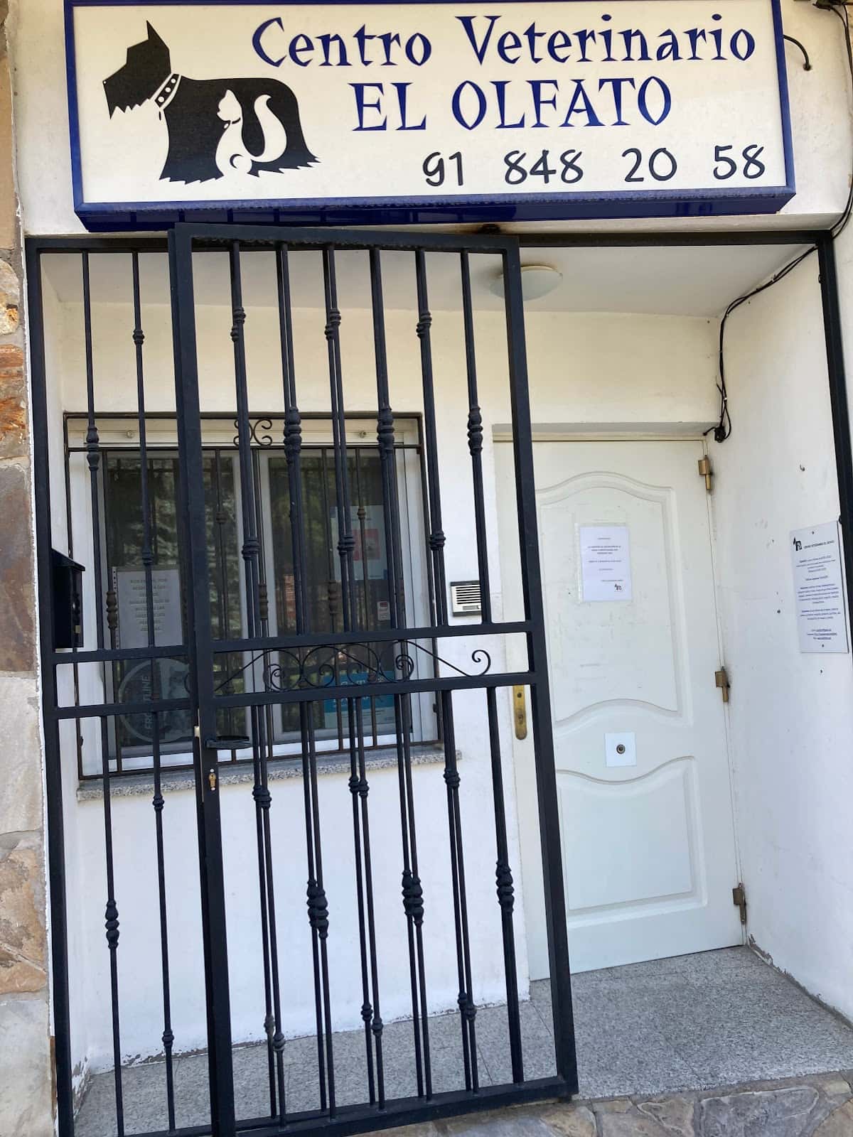 centro veterinario el olfato veterinario centro en bustarviejo en madrid principalImage ADOPTA Sitios Pet Friendly