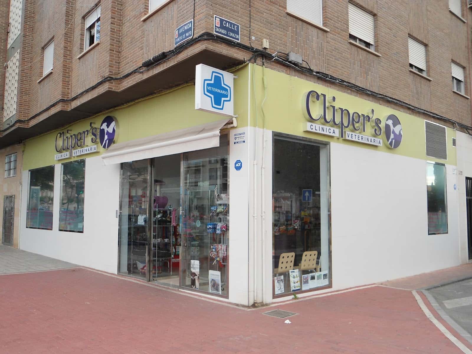 cliper s clinica veterinaria veterinario clinica en el palmar en murcia principalImage ADOPTA Sitios Pet Friendly
