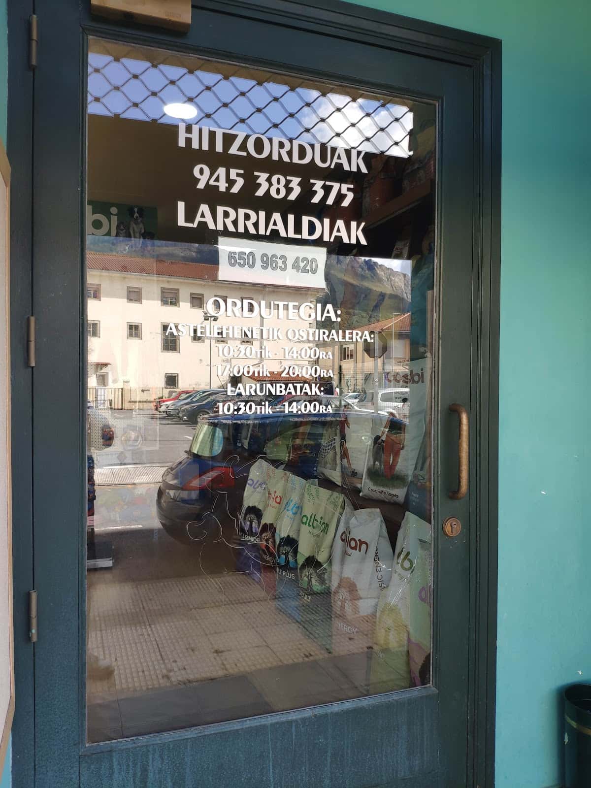 Centro Veterinario Orduña / Urduña Albaitaritza Zentroa