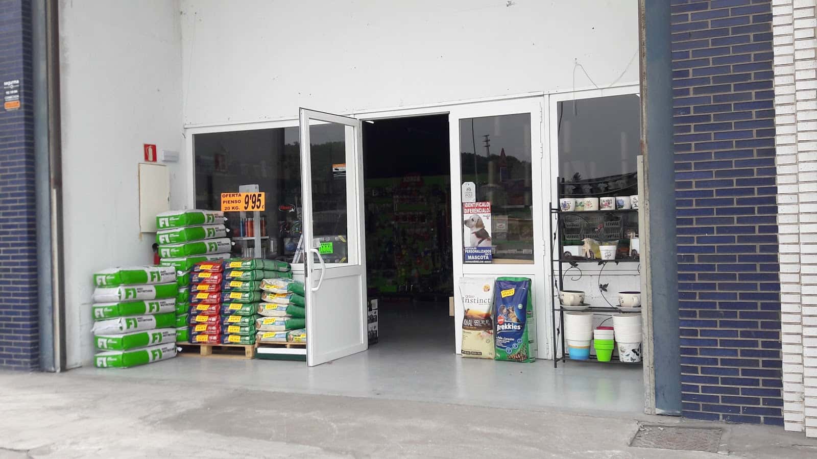 bilbotxakur basauri veterinario centro en basauri en bizkaia principalImage ADOPTA Sitios Pet Friendly