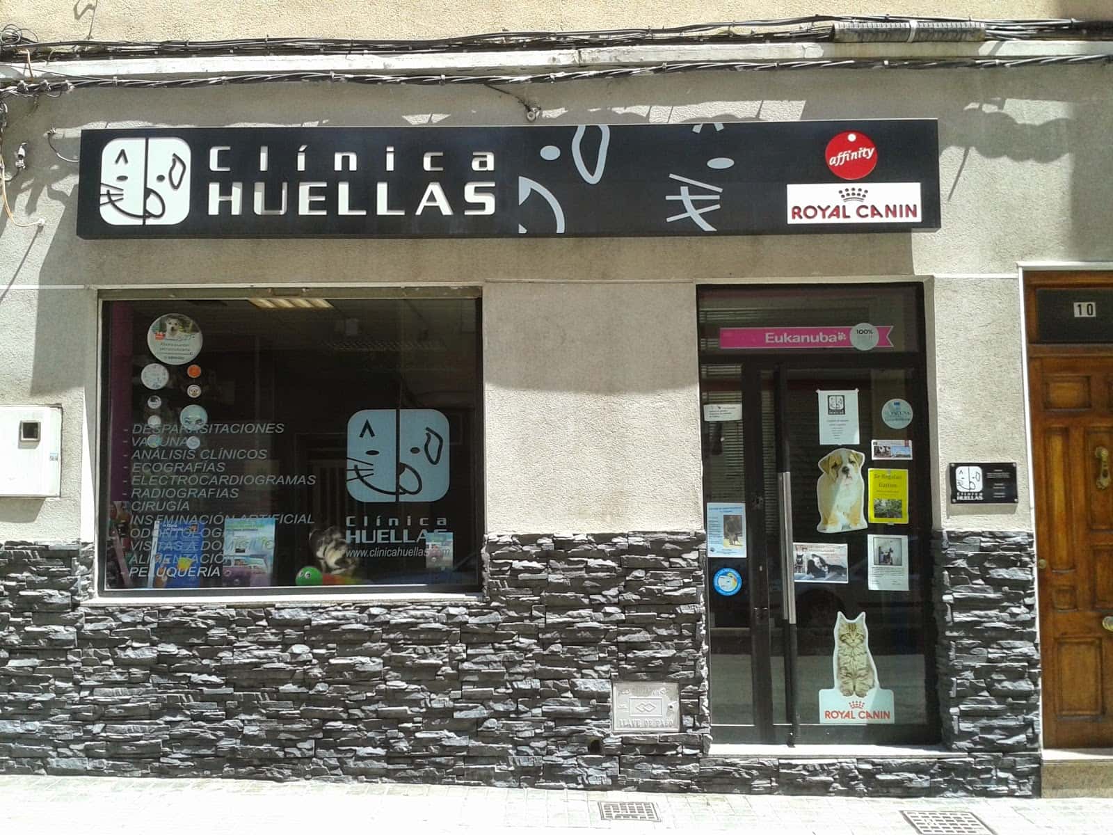 clinica veterinaria huellas veterinario clinica en villena en alicante principalImage ADOPTA Sitios Pet Friendly