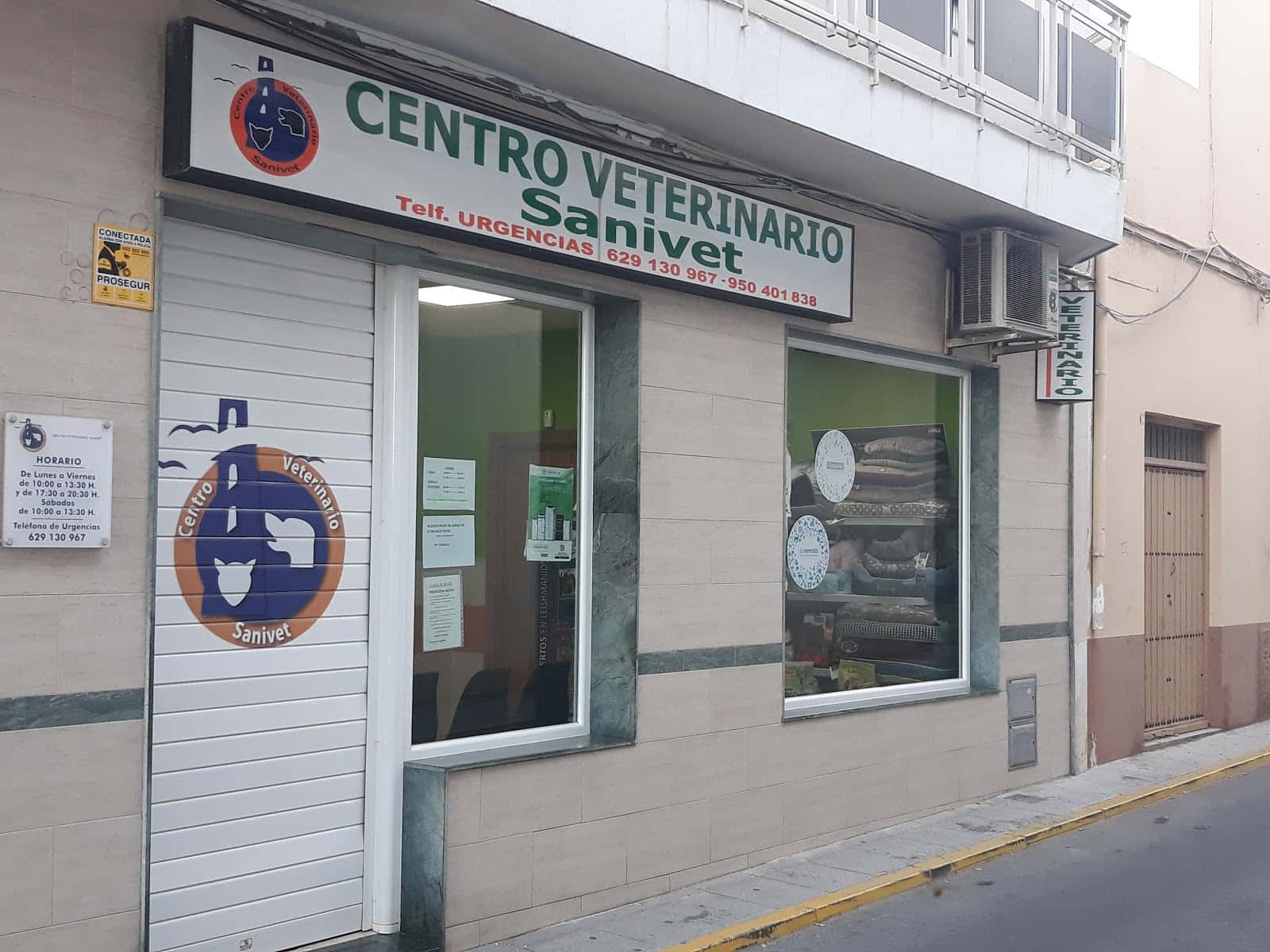veterinaria sanivet veterinario centro en adra en almeria principalImage ADOPTA Sitios Pet Friendly