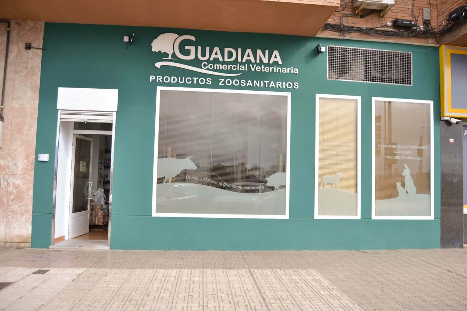 comercial veterinaria guadiana  s l  veterinario centro barrio badajoz en badajoz en badajoz principalImage ADOPTA Sitios Pet Friendly