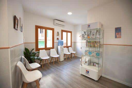 clinica veterinaria es pla   porreres veterinario clinica en porreres en illes balears principalImage ADOPTA Sitios Pet Friendly