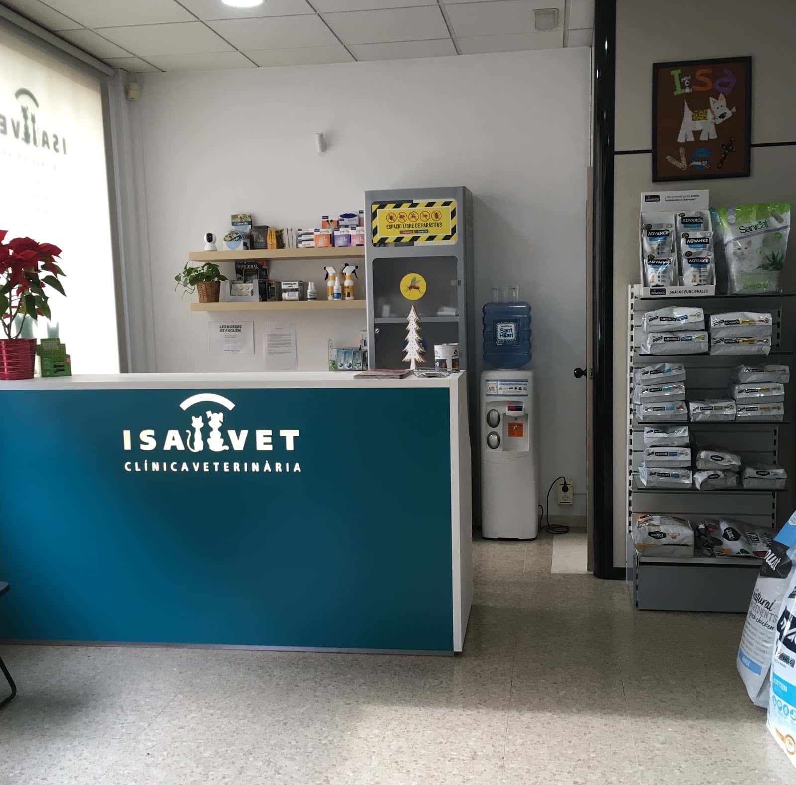 isa vet clinica veterinaria veterinario clinica en corbera de llobregat en barcelona photo undefined ADOPTA Sitios Pet Friendly