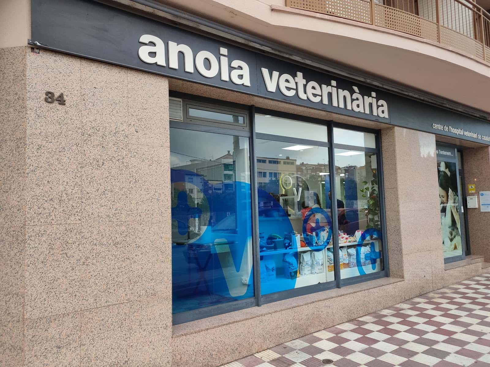 anoia veterinaria esparreguera veterinario centro en esparreguera en barcelona photo undefined ADOPTA Sitios Pet Friendly