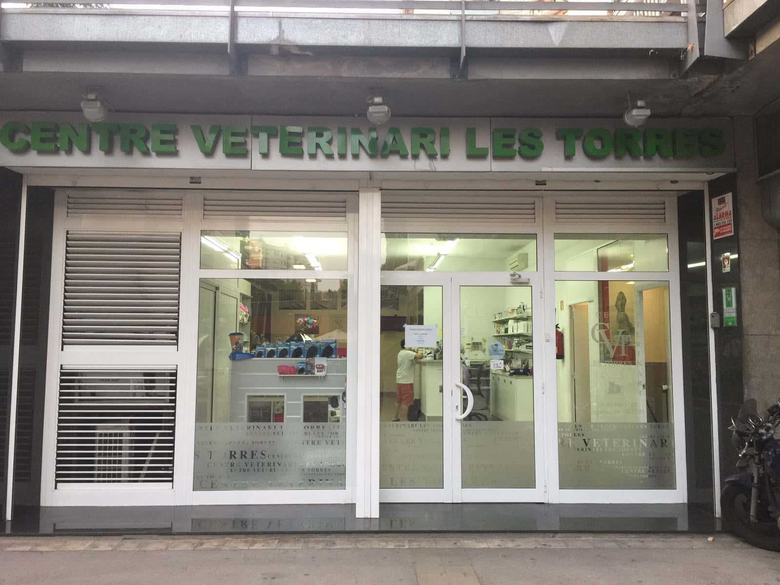 centre veterinari les torres veterinario centro en rubi en barcelona photo undefined ADOPTA Sitios Pet Friendly