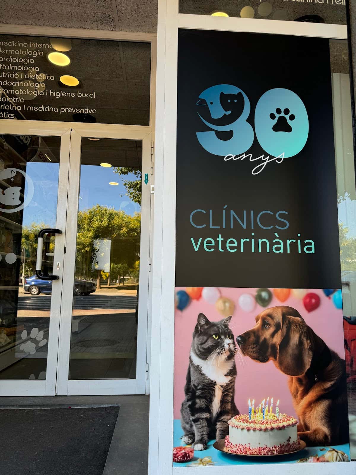 clinics veterinaria veterinario clinica en santa perpetua de mogoda en barcelona principalImage ADOPTA Sitios Pet Friendly