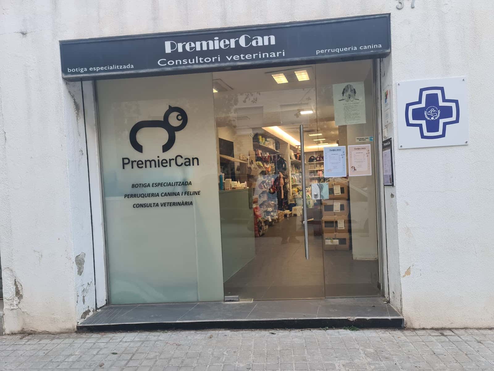 premiercan veterinario centro en mataro en barcelona principalImage ADOPTA Sitios Pet Friendly