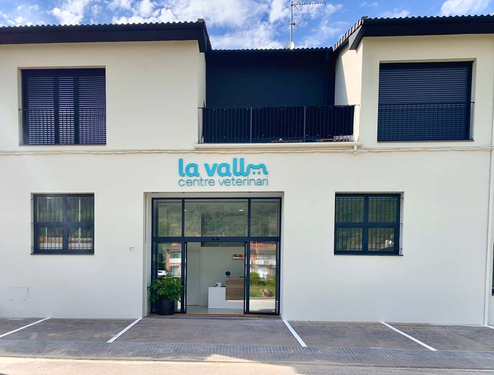 centre veterinari la vall veterinario centro en les preses en girona principalImage ADOPTA Sitios Pet Friendly
