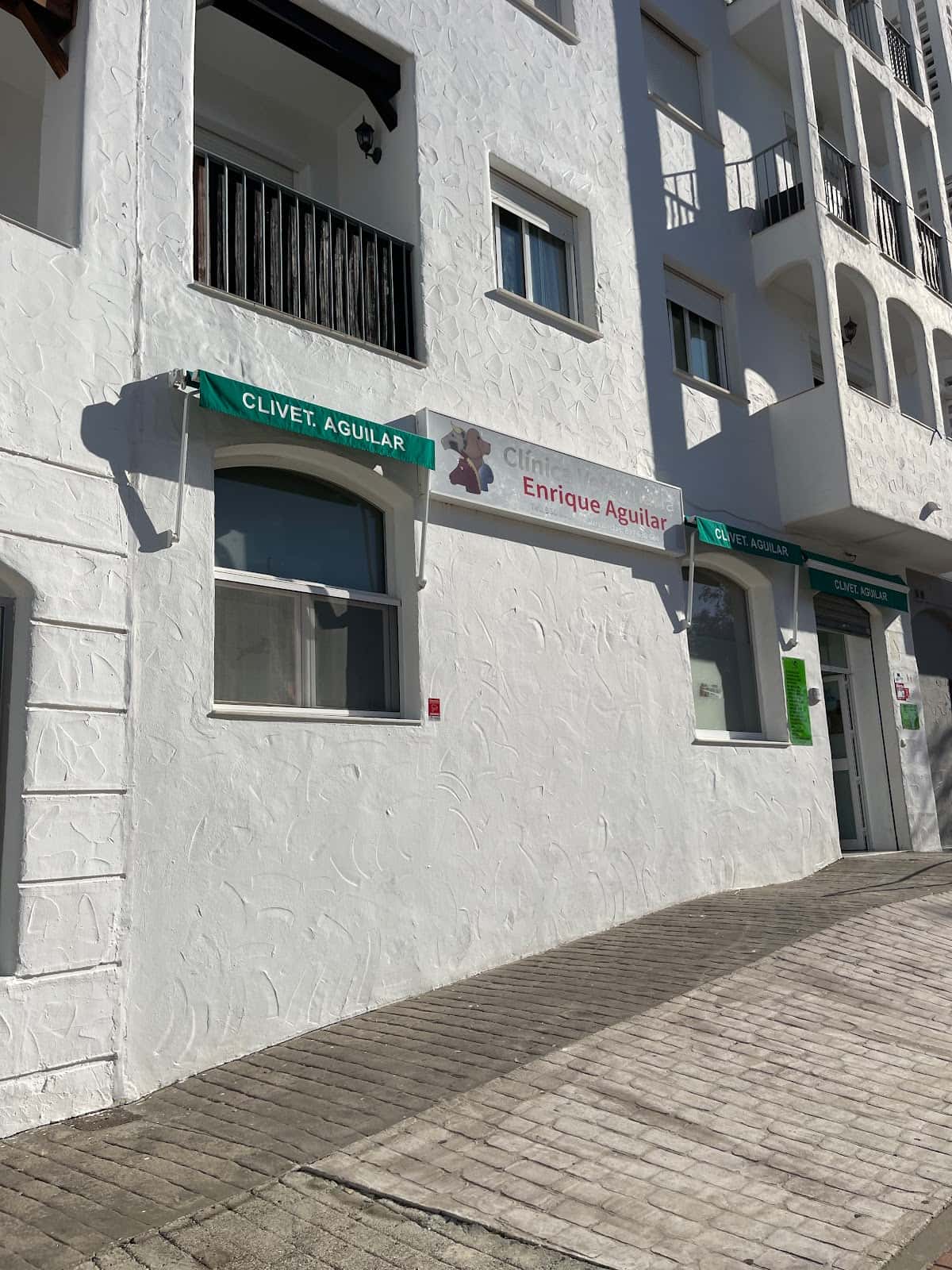 clinica veterinaria enrique aguilar veterinario clinica en algeciras en cadiz principalImage ADOPTA Sitios Pet Friendly