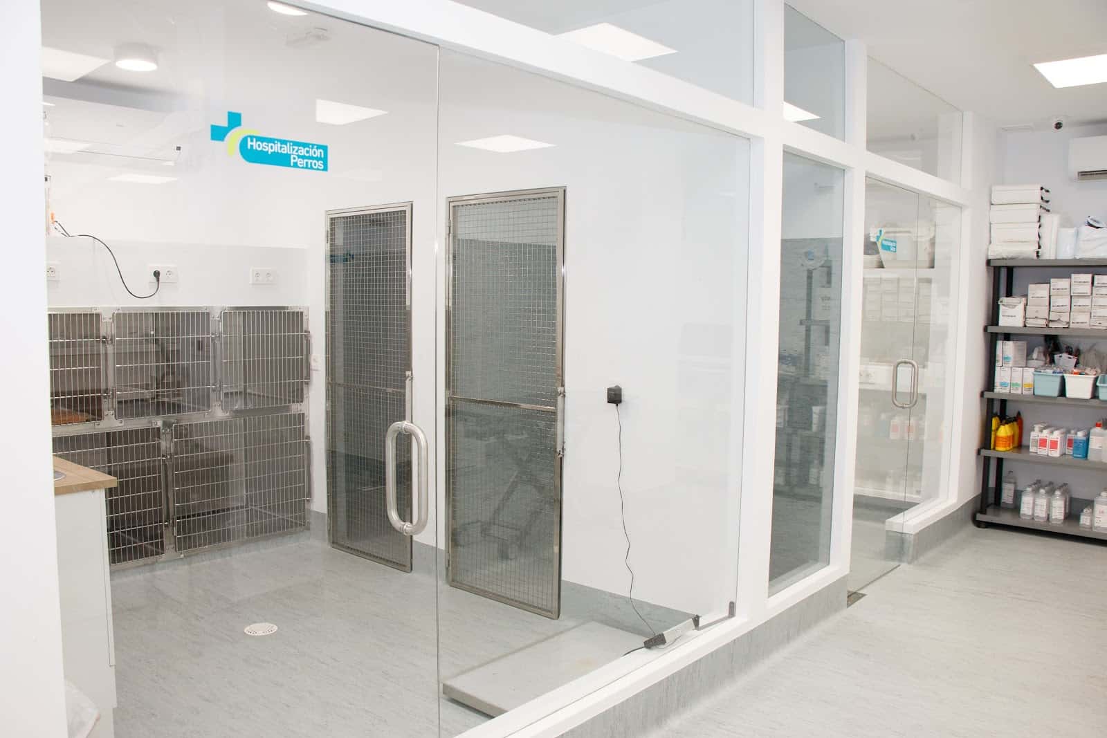 clinica veterinaria mediterranea vet practice veterinario clinica en manilva en malaga principalImage ADOPTA Sitios Pet Friendly