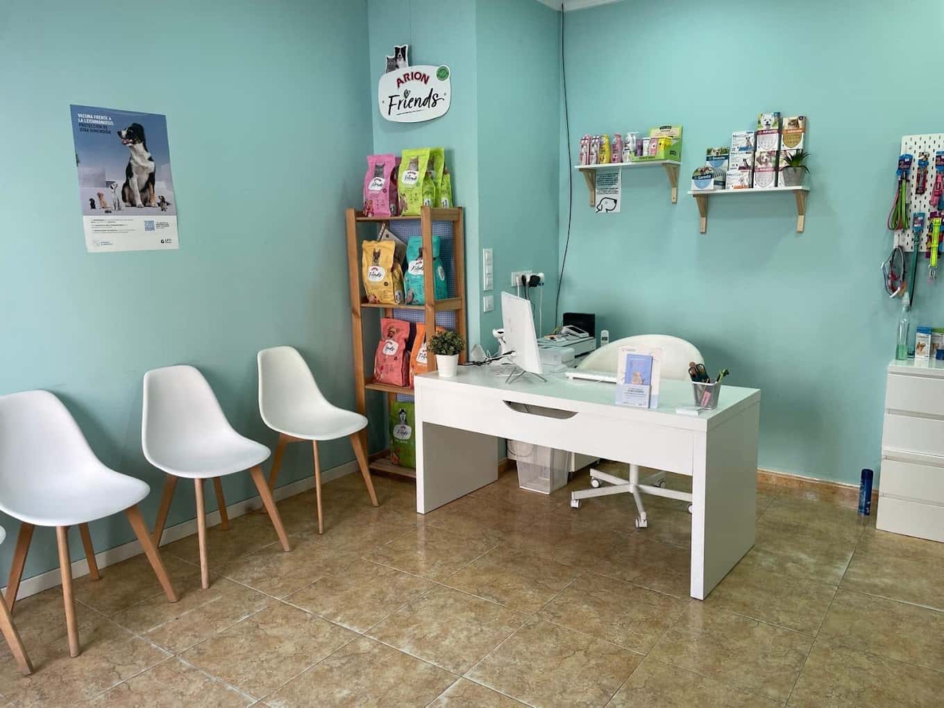 vivet clinica veterinaria veterinario clinica en viver en castellon principalImage ADOPTA Sitios Pet Friendly