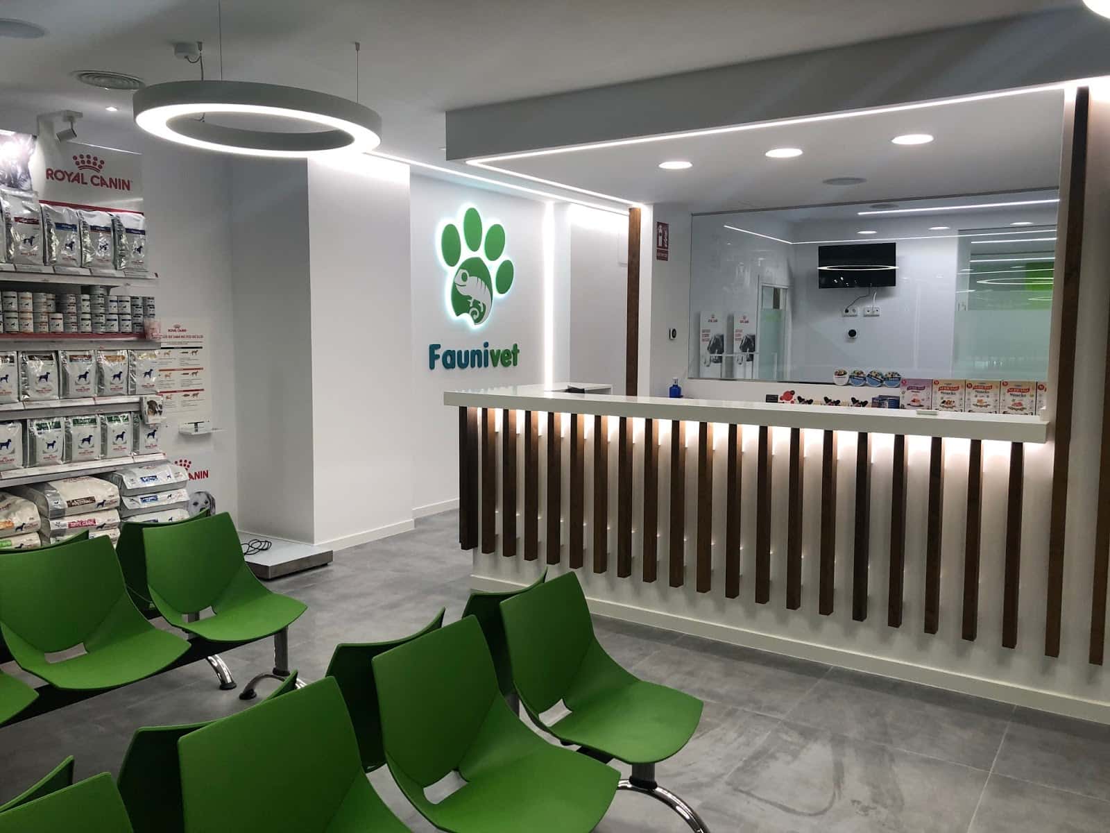 clinica veterinaria faunivet veterinario clinica en vinaros en castello principalImage ADOPTA Sitios Pet Friendly