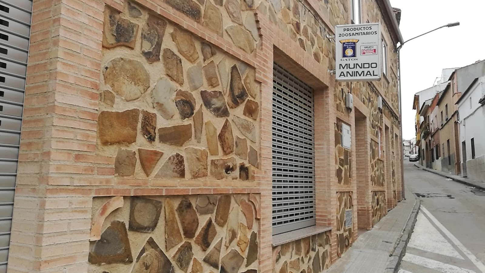 mundo animal veterinario centro en almodovar del campo en ciudad real principalImage ADOPTA Sitios Pet Friendly