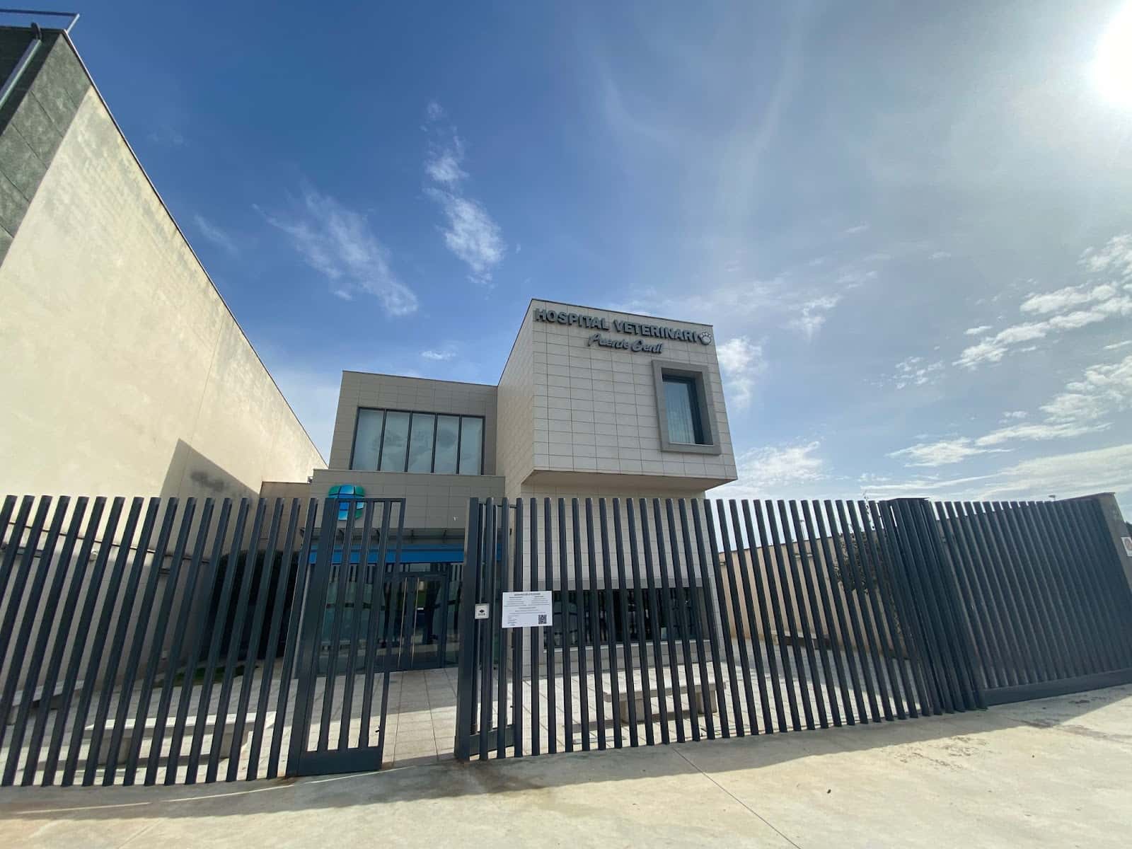 hospital veterinario puente genil veterinario hospital en puente genil en cordoba principalImage ADOPTA Sitios Pet Friendly