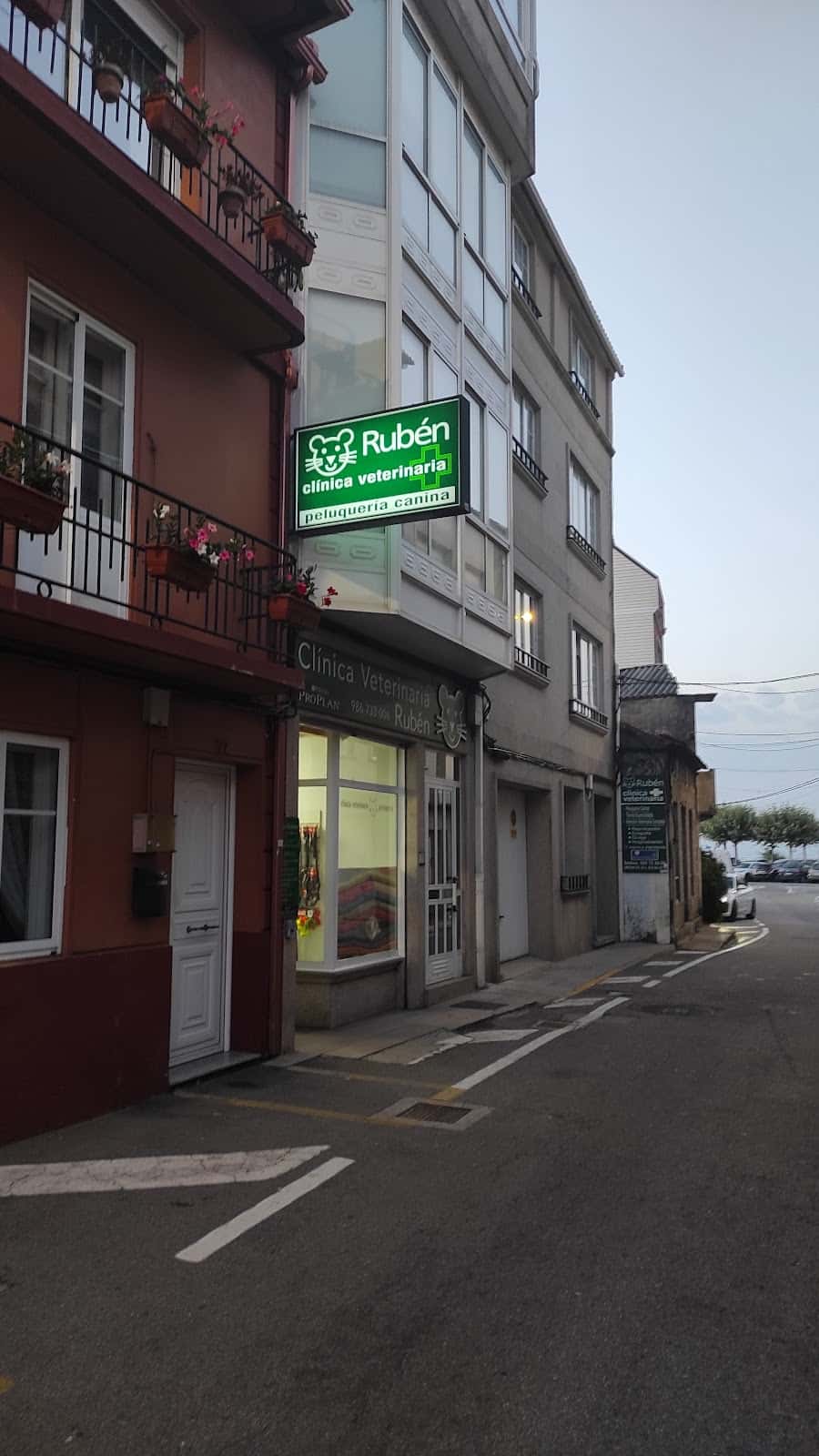 clinica veterinaria ruben veterinario clinica en o grove en pontevedra principalImage ADOPTA Sitios Pet Friendly