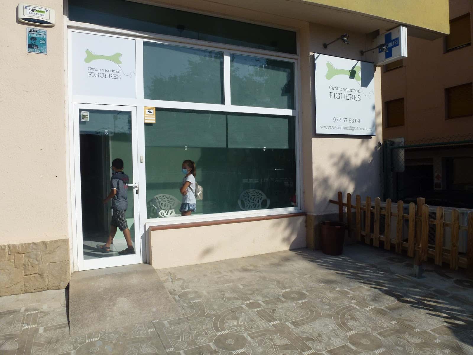 centre veterinari figueres veterinario centro en figueres en girona principalImage ADOPTA Sitios Pet Friendly
