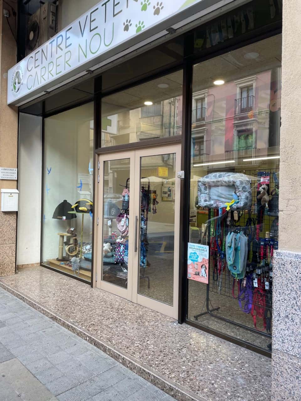 centre veterinari carrer nou veterinario centro en figueres en girona principalImage ADOPTA Sitios Pet Friendly