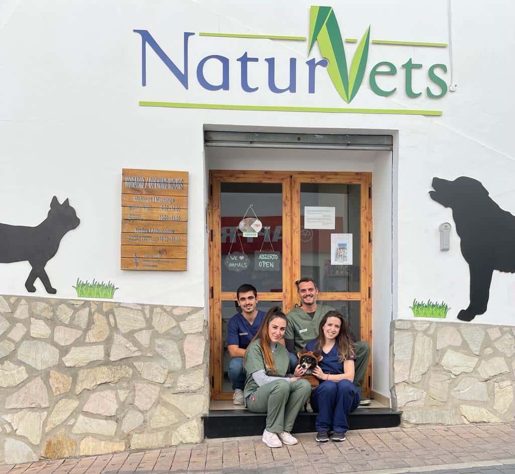 naturvets veterinario centro en competa en malaga principalImage ADOPTA Sitios Pet Friendly