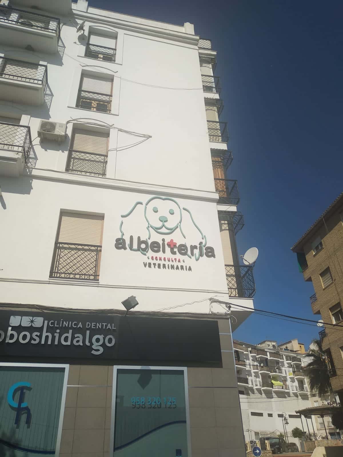 Consulta Veterinaria José María Peláez ALBEITERÍA