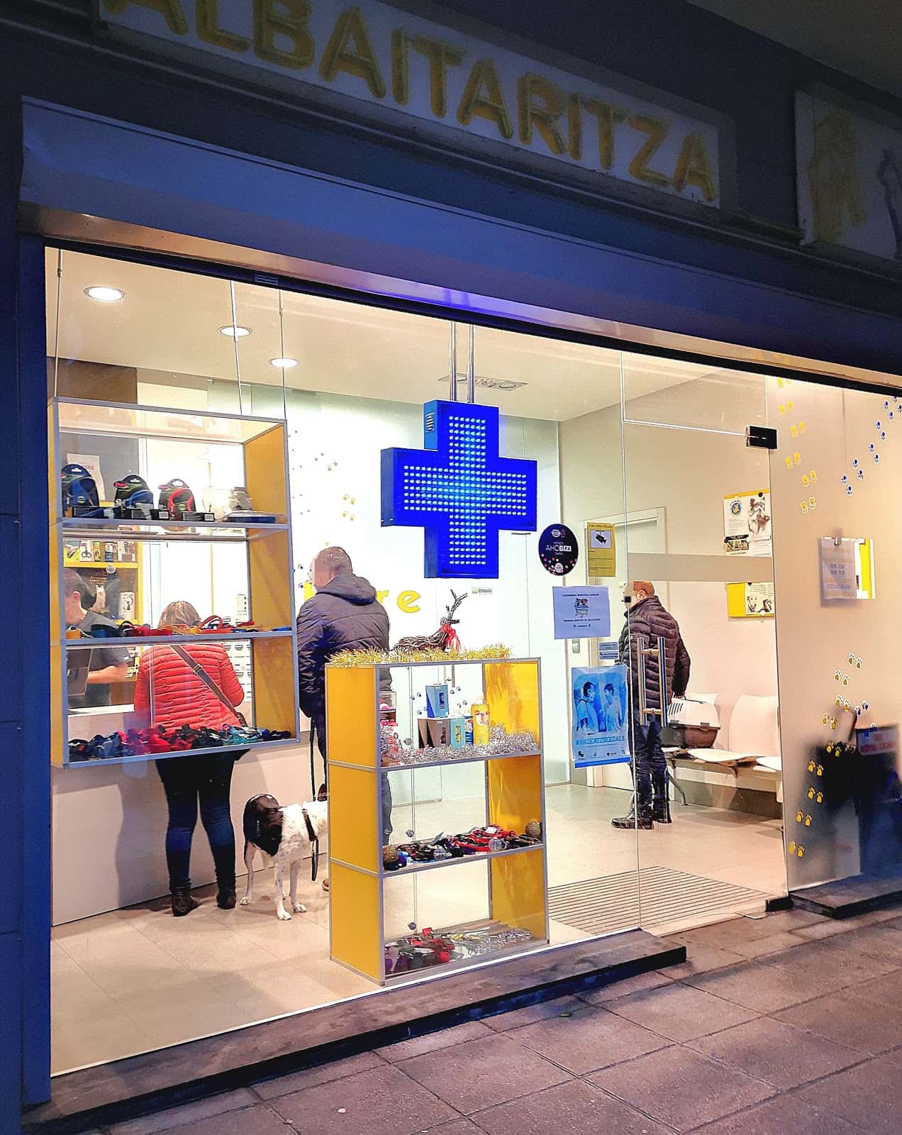 Clínica Veterinaria Abere S.L., Profesional