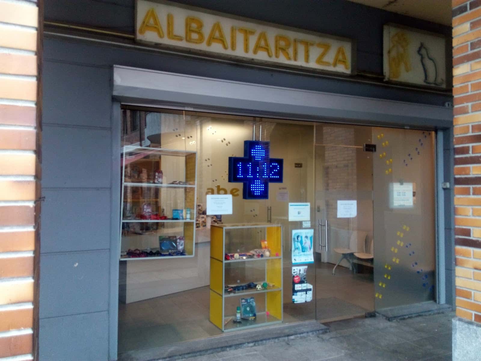 clinica veterinaria abere s l   profesional veterinario clinica en beasain en gipuzkoa principalImage ADOPTA Sitios Pet Friendly