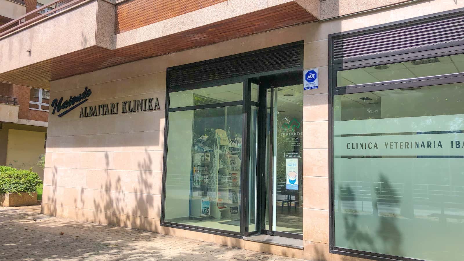 clinica veterinaria ibaiondo   albaitari klinika veterinario clinica en tolosa en gipuzkoa principalImage ADOPTA Sitios Pet Friendly
