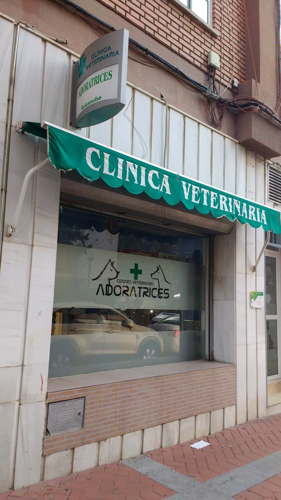 Clínica Veterinaria Adoratrices