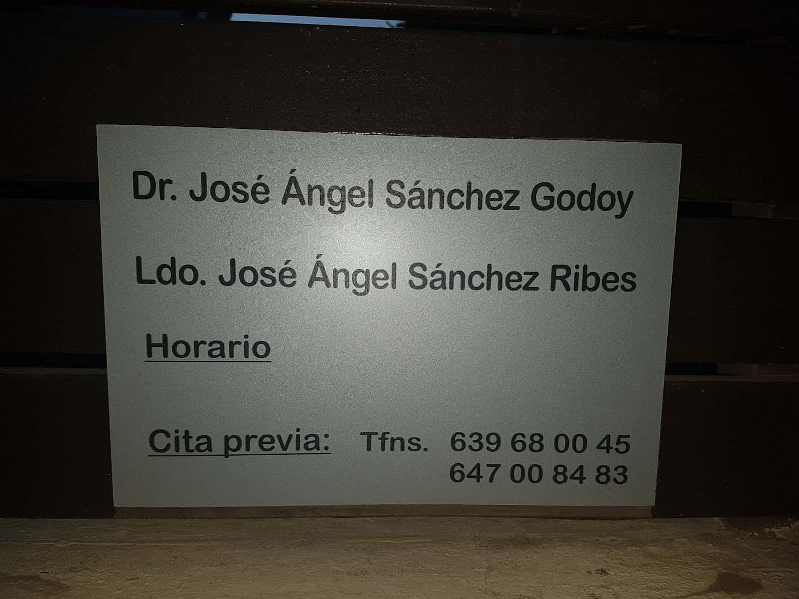 CLÍNICA VETERINARIA SÁNCHEZ Y RIBES