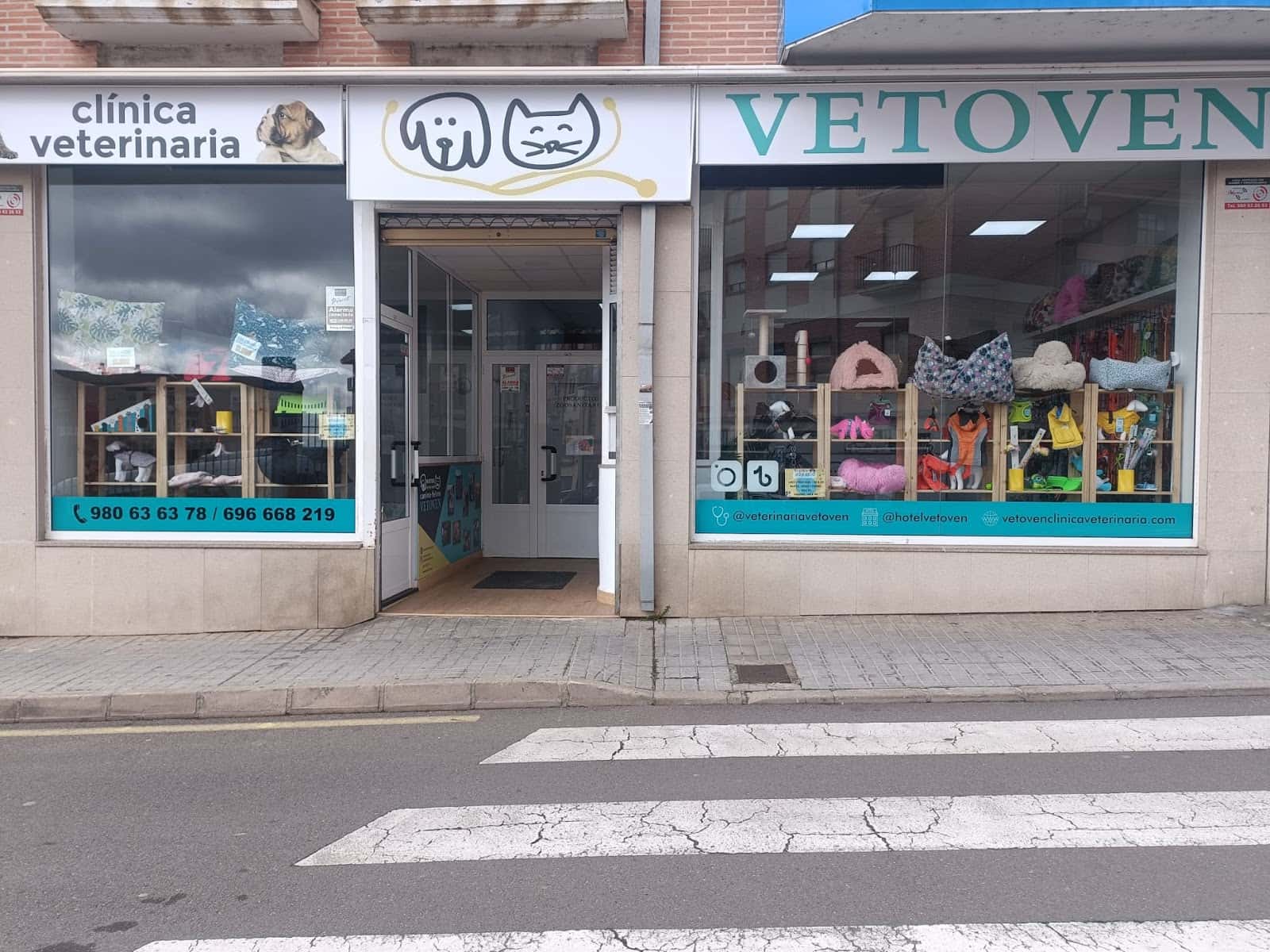 clinica veterinaria vetoven veterinario clinica en benavente en zamora principalImage ADOPTA Sitios Pet Friendly