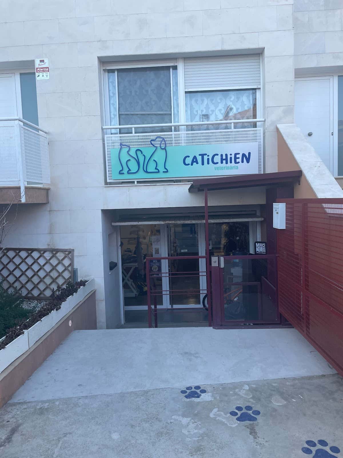 catichien veterinaria veterinario centro en torregrossa en lleida principalImage ADOPTA Sitios Pet Friendly