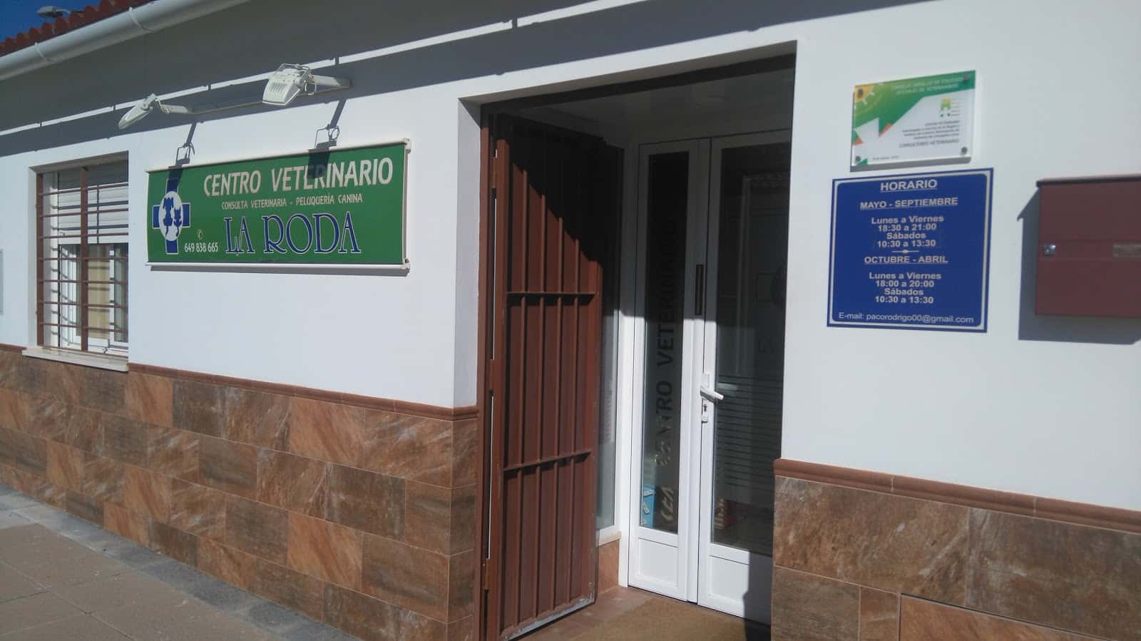 clinica veterinaria la roda veterinario clinica en la roda de andalucia en sevilla principalImage ADOPTA Sitios Pet Friendly