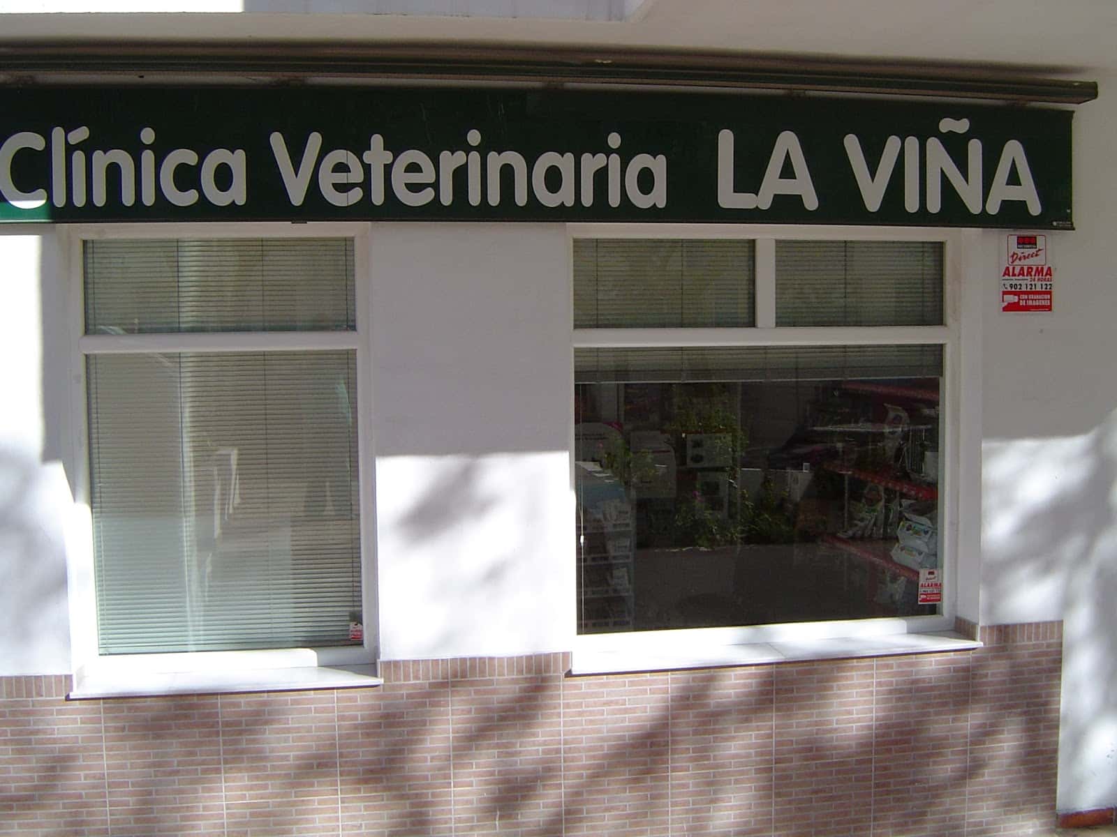 clinica veterinaria la vina veterinario clinica en estepona en malaga principalImage ADOPTA Sitios Pet Friendly