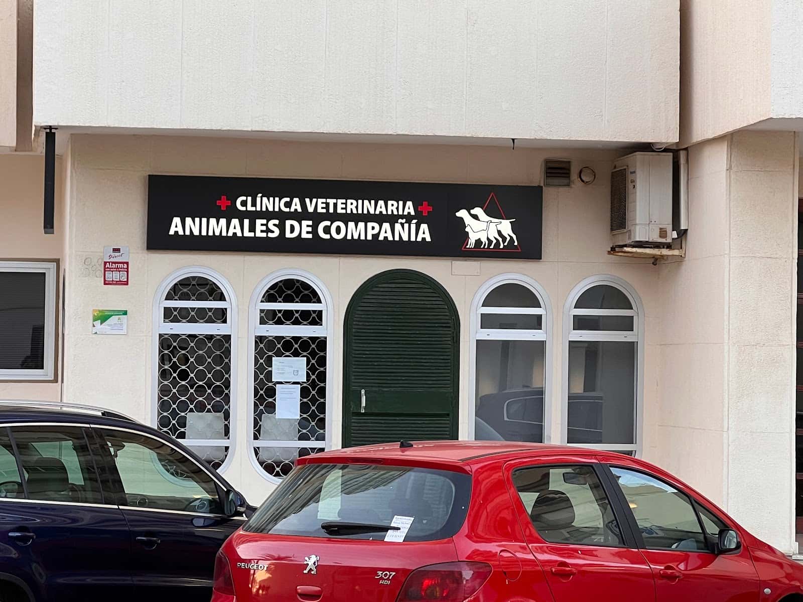 hospital veterinario animales de compania veterinario hospital barrio malaga este en malaga en malaga principalImage ADOPTA Sitios Pet Friendly