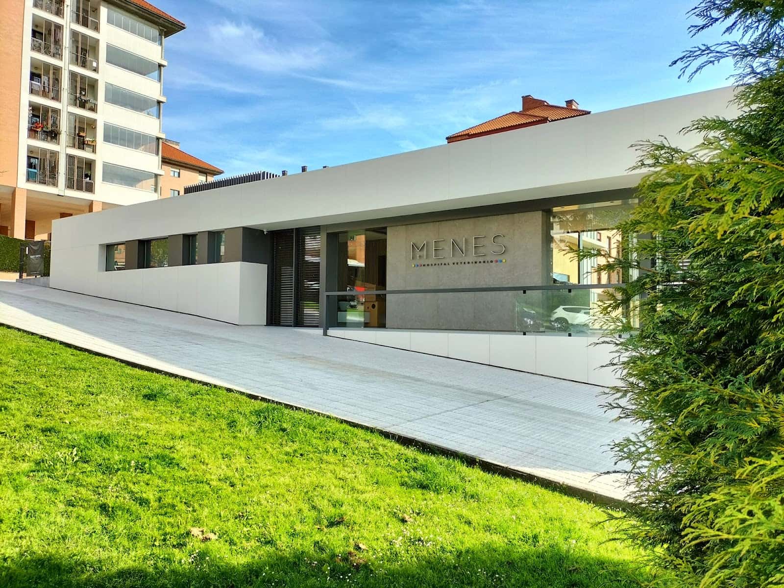 hospital veterinario menes veterinario hospital en gijon en asturias principalImage ADOPTA Sitios Pet Friendly