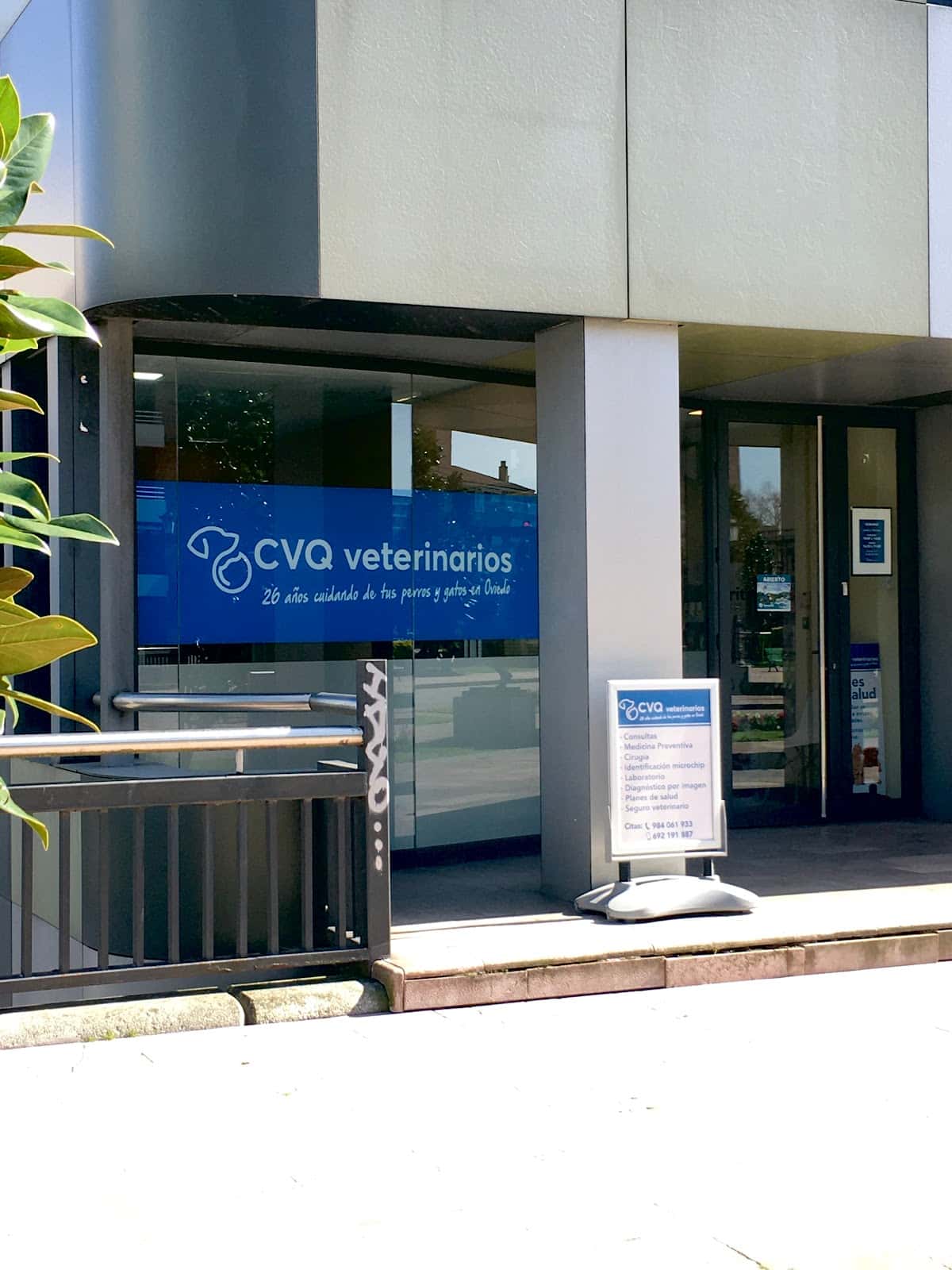 cvq veterinarios veterinario centro en oviedo en asturias photo undefined ADOPTA Sitios Pet Friendly