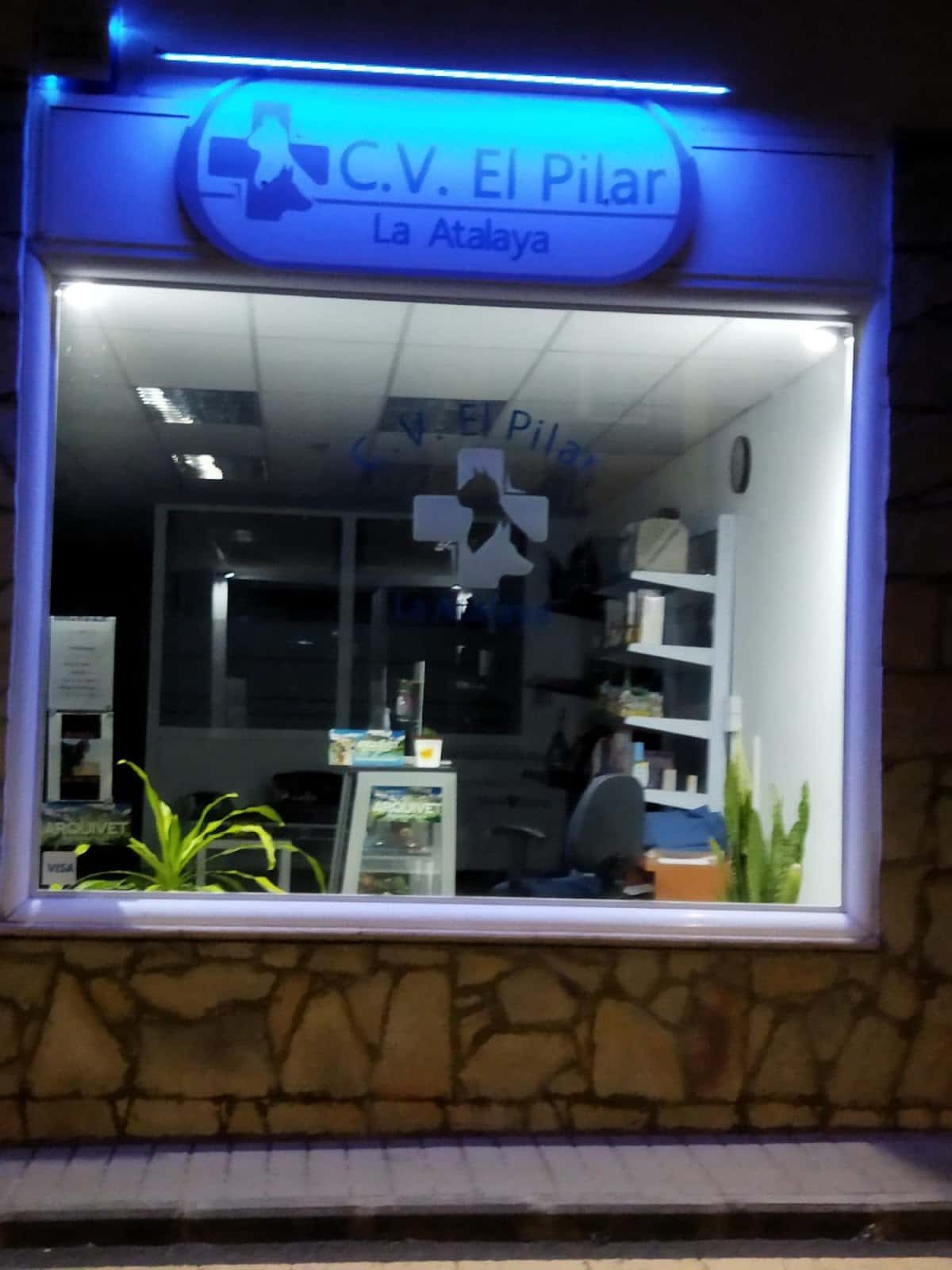 centro veterinario el pilar la atalaya veterinario centro en becerril de guia en las palmas principalImage ADOPTA Sitios Pet Friendly