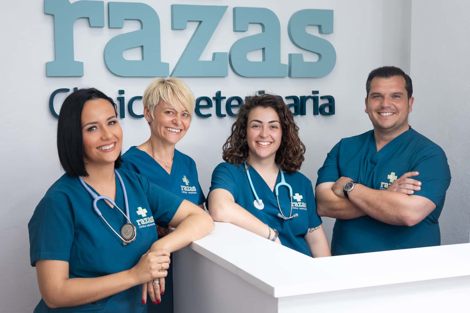 clinica veterinaria razas veterinario clinica en gerena en sevilla principalImage ADOPTA Sitios Pet Friendly